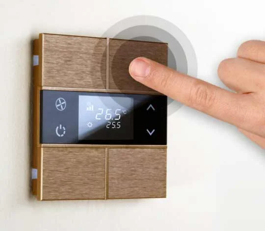 Rosa Metal KNX Thermostats view 2